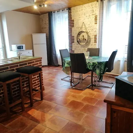 A Avec Garage Prive En Centre Sées