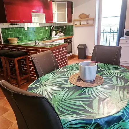 בית נופש A Avec Garage Prive En Centre Sées