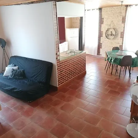 A Avec Garage Prive En Centre *