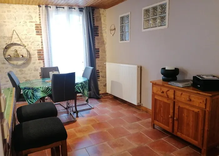 A Avec Garage Prive En Centre Sees