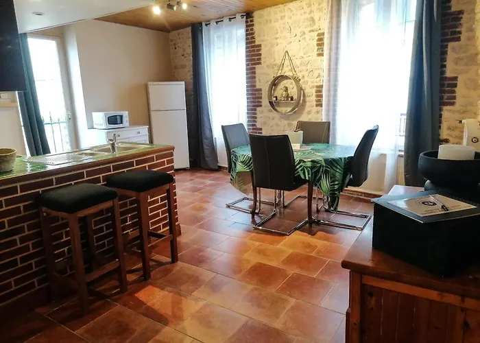 A Avec Garage Prive En Centre Sees