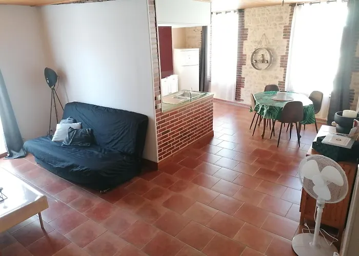 A Avec Garage Prive En Centre *