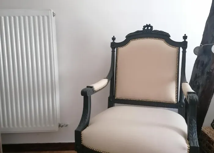 A Avec Garage Prive En Centre * Sees