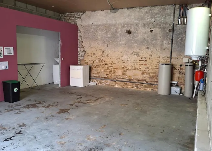 A Avec Garage Prive En Centre Holiday home Sees